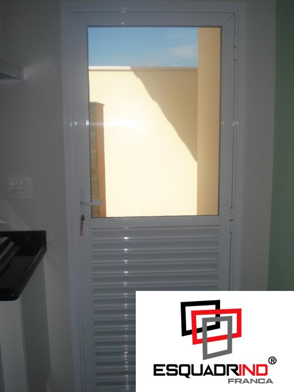 Porta de alumínio de giro - Imagem 2