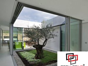 Porta de alumínio de correr de canto