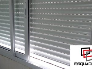 Janela de alumínio veneziana