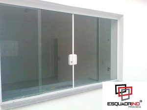 Janela de vidro temperado com fechadura bate fecha